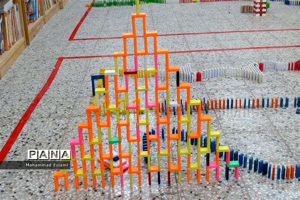 مسابقه دومینو در اداره استعداد‌های درخشان