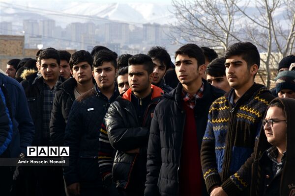 مراسم زنگ انقلاب در مدرسه شهید رضایی ناحیه یک تبریز