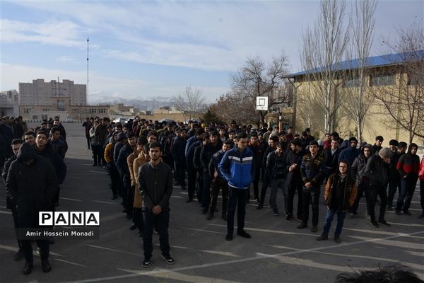 مراسم زنگ انقلاب در مدرسه شهید رضایی ناحیه یک تبریز