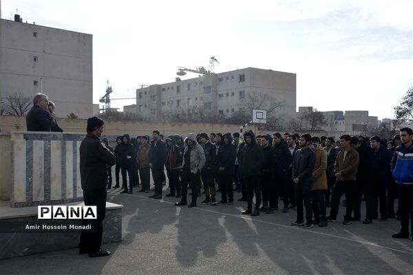 مراسم زنگ انقلاب در مدرسه شهید رضایی ناحیه یک تبریز