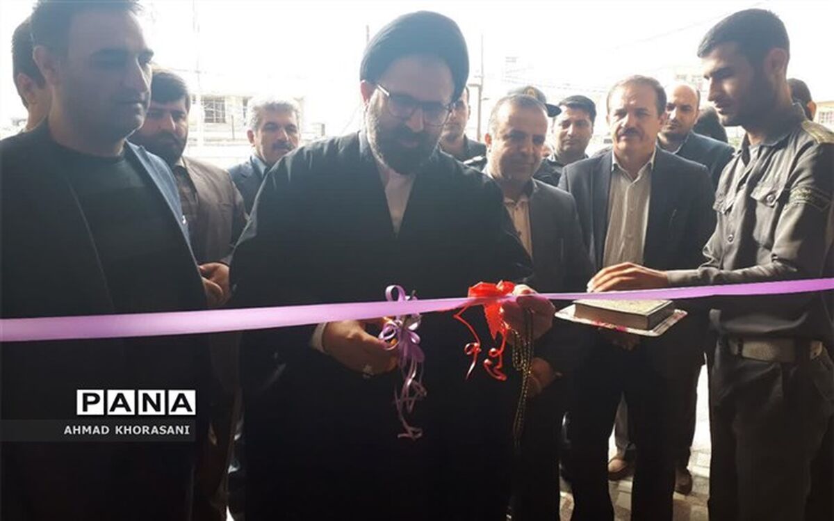 افتتاح نمایشگاه دستاوردهای انقلاب اسلامی در شهرستان لالی