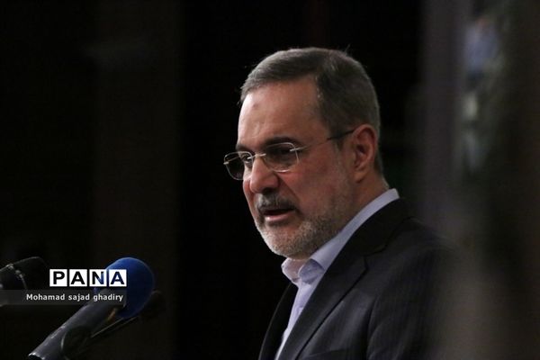 نواختن چهلمین زنگ انقلاب در مدارس شهر تهران با حضور سید محمد بطحایی