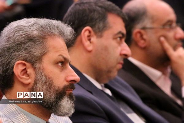 نواختن چهلمین زنگ انقلاب در مدارس شهر تهران با حضور سید محمد بطحایی