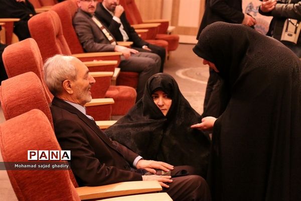 نواختن چهلمین زنگ انقلاب در مدارس شهر تهران با حضور سید محمد بطحایی