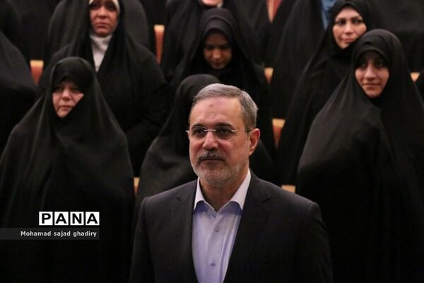 نواختن چهلمین زنگ انقلاب در مدارس شهر تهران با حضور سید محمد بطحایی