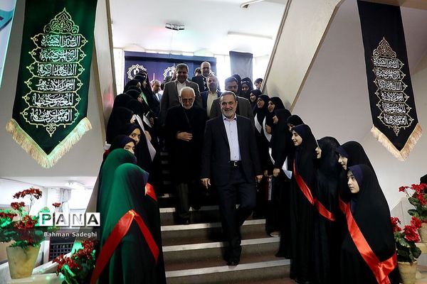 آیین نواختن زنگ انقلاب در مدرسه رفاه