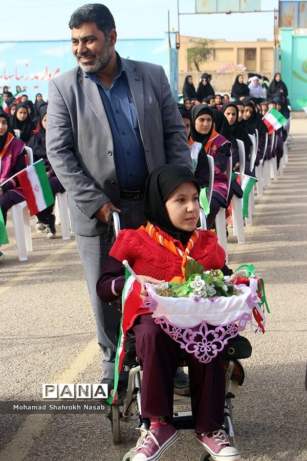 آیین استانی نواختن زنگ انقلاب در دبیرستان ستایش ناحیه یک اهواز