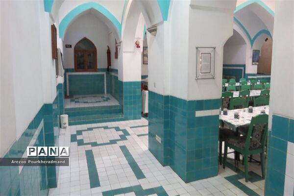 بازدید دانش‌آموزان دبیرستان فرزانگان دوره اول از مجموعه خان یزد