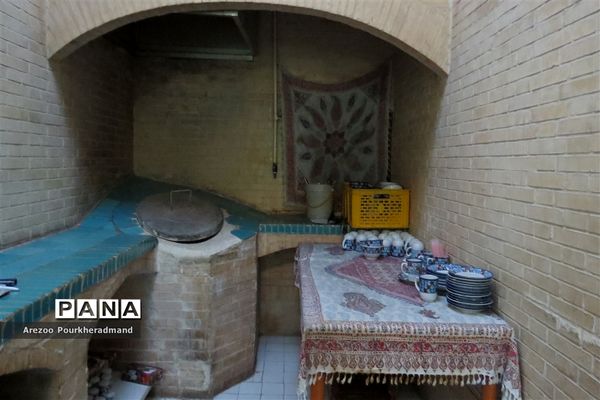 بازدید دانش‌آموزان دبیرستان فرزانگان دوره اول از مجموعه خان یزد