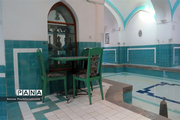 بازدید دانش‌آموزان دبیرستان فرزانگان دوره اول از مجموعه خان یزد