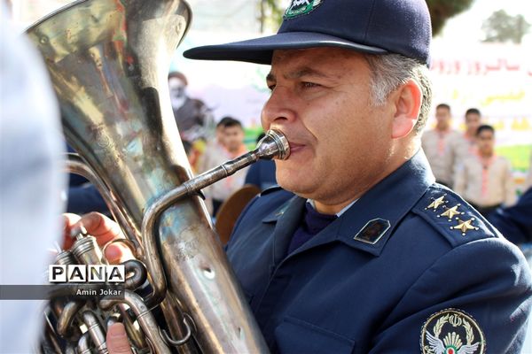 آیین نواختن زنگ انقلاب در مدارس استان فارس