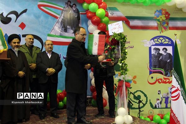 آیین نواختن زنگ انقلاب در مدرسه شهید ساکو مجنونیانس ارومیه