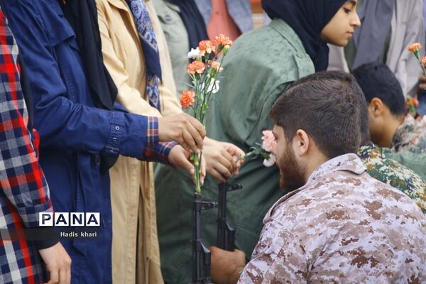 نواختن زنگ انقلاب در مدارس استان بوشهر-1