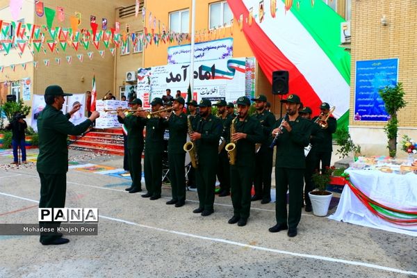 نواختن زنگ انقلاب در مدارس استان بوشهر-1
