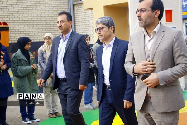 نواختن زنگ انقلاب در مدارس استان بوشهر-1