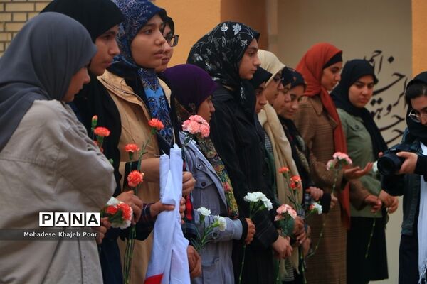 نواختن زنگ انقلاب در مدارس استان بوشهر-1