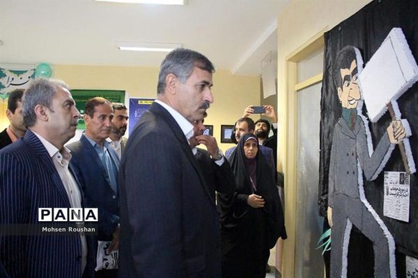 نواختن زنگ انقلاب در مدارس استان بوشهر- 2