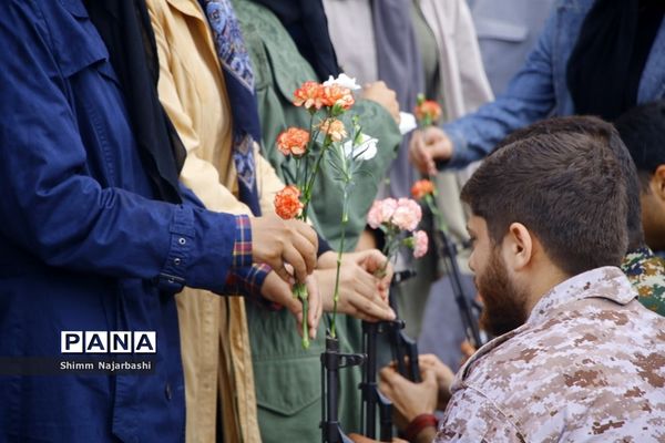 نواختن زنگ انقلاب در مدارس استان بوشهر- 2