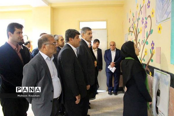 نواختن زنگ انقلاب در مدارس استان بوشهر- 2