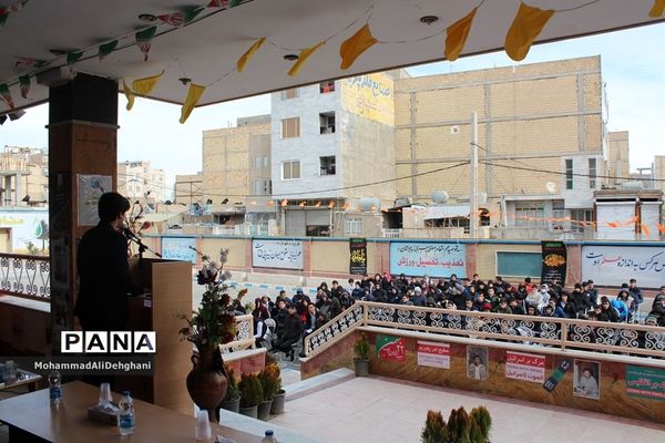 نواخته شدن زنگ انقلاب اسلامی در بهارستان