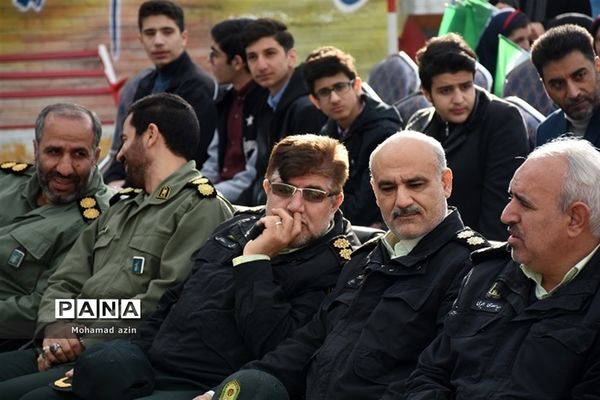 نواخته شدن زنگ انقلاب در مدارس