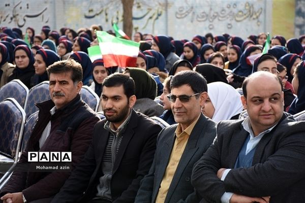 نواخته شدن زنگ انقلاب در مدارس