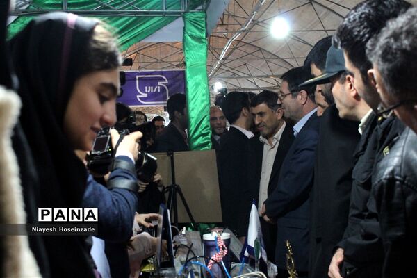 افتتاح نمایشگاه دستاورد‌های چهل‌ساله انقلاب اسلامی