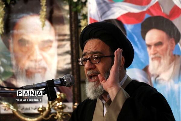 زنگ انقلاب در دبستان خدیجه کبری تبریز