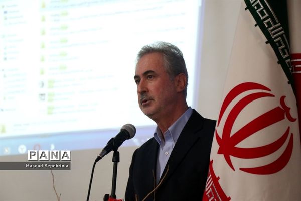 زنگ انقلاب در دبستان خدیجه کبری تبریز