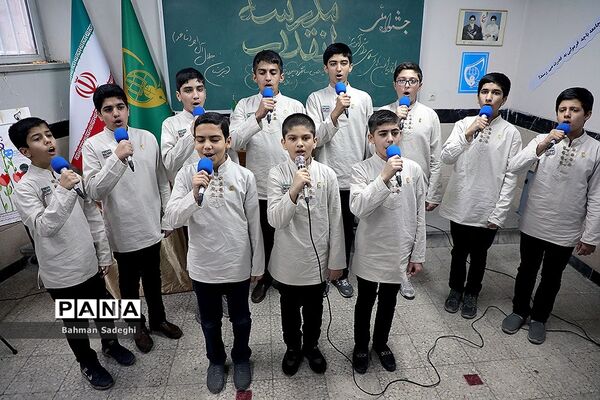 آیین گشایش نمایشگاه‌های دانش‌آموزی مدرسه انقلاب
