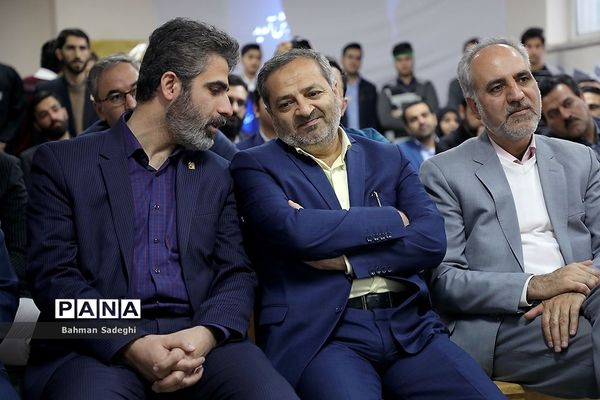 آیین گشایش نمایشگاه‌های دانش‌آموزی مدرسه انقلاب