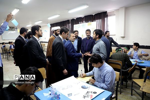 آیین گشایش نمایشگاه‌های دانش‌آموزی مدرسه انقلاب