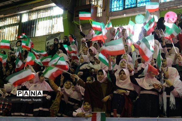 زنگ انقلاب در سالن انقلاب شهرستان سمنان