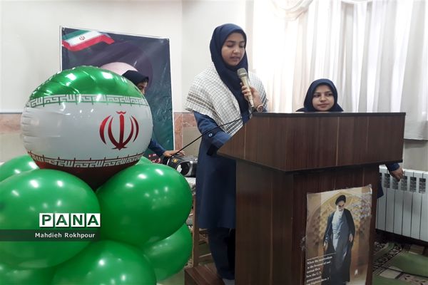 برگزاری مراسم چهلمین سالگرد انقلاب اسلامی دردبیرستان فخرالزمان قریب