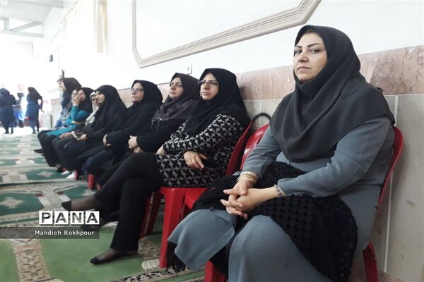 برگزاری مراسم چهلمین سالگرد انقلاب اسلامی دردبیرستان فخرالزمان قریب