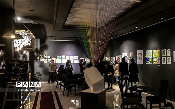 افتتاح اولین نمایشگاه هنرهای تجسمی در کافه گالری  هنرمندان آبادان