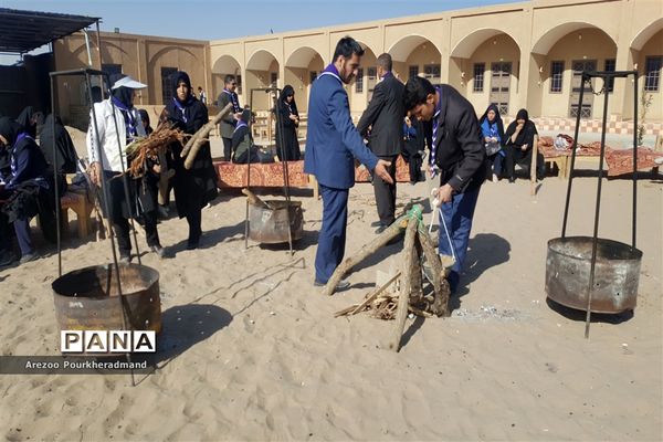 کارگاه آموزشی مربیان پیشتاز ناحیه یک یزد در کمپ کویرنوردی