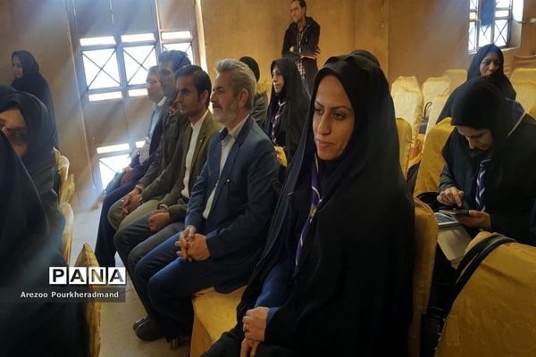 کارگاه آموزشی مربیان پیشتاز ناحیه یک یزد در کمپ کویرنوردی