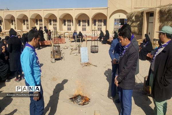 کارگاه آموزشی مربیان پیشتاز ناحیه یک یزد در کمپ کویرنوردی