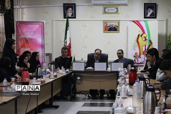 جلسه هم‌اندیشی روسای شورای دانش‌آموزی