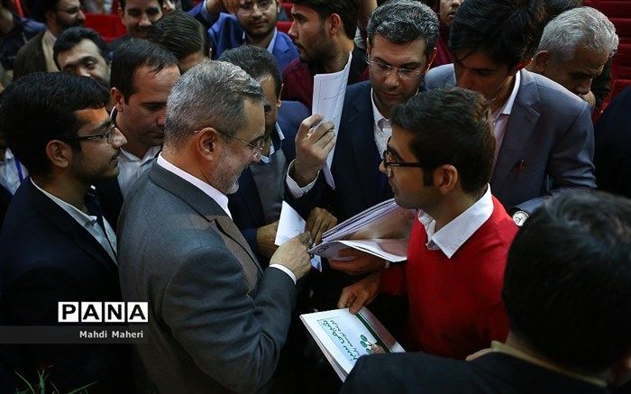 تلاش وزارت آموزش و پرورش نتیجه داد: احکام دانشجو معلمان «رسمی آزمایشی» می‌شود