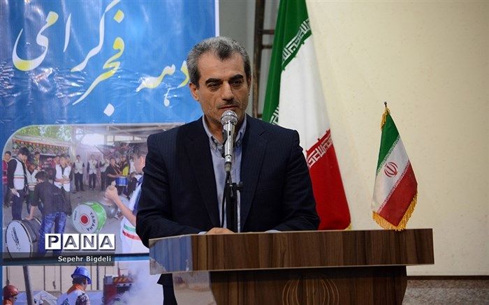 پیام انقلاب اسلامی به دنیا استقلال است