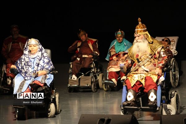 نمایش فاخر رستم و سهراب