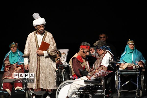 نمایش فاخر رستم و سهراب