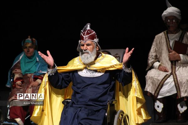 نمایش فاخر رستم و سهراب