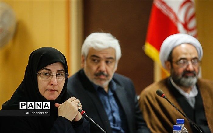حکیم‌زاده: جمعیت هدف در کمیسیون آموزش قرآن باید دانش‌آموزان باشد