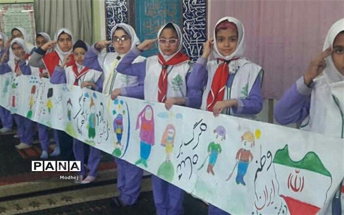 اجرای نقاشی همگانی با  مشارکت دانش آموزان و پیشتازان ناحیه ۲ اهواز