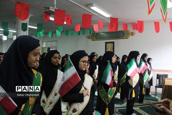 تمرین سرود 1357 نفری در مدارس استان همدان