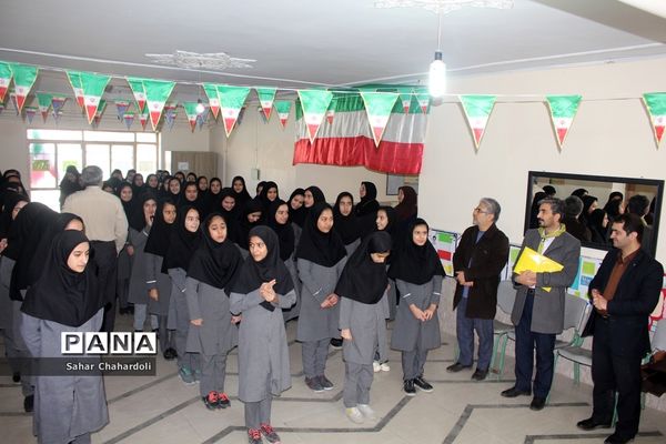 تمرین سرود 1357 نفری در مدارس استان همدان