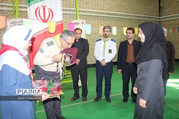 مراسم تحلیف دستمال گردن با حضور رئیس سازمان دانش‌آموزی استان همدان